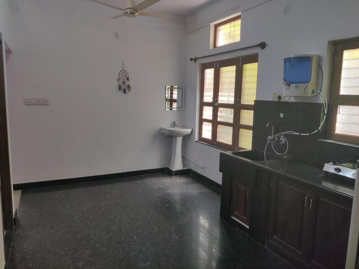 Yoga House Apartamento Vanivilasa Puram Exterior foto